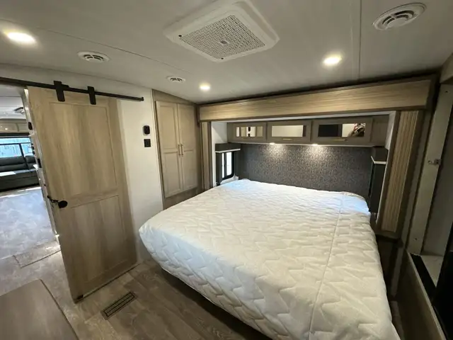 2025 Outback 328RL COUPLES UNIT, LUXURY, SPACIOUS - Photo 37