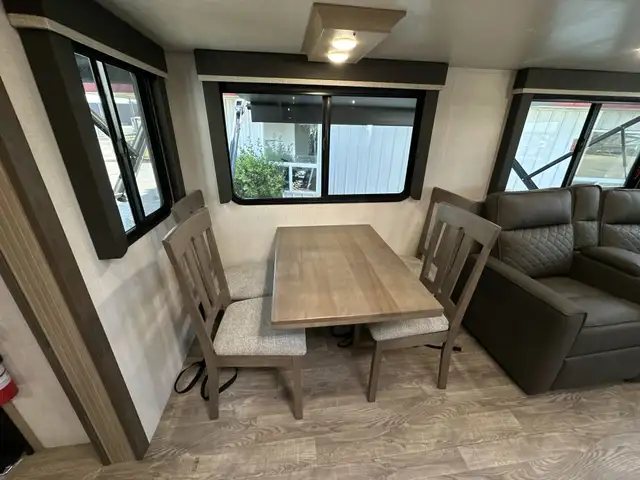 2025 Outback 328RL COUPLES UNIT, LUXURY, SPACIOUS - Photo 38