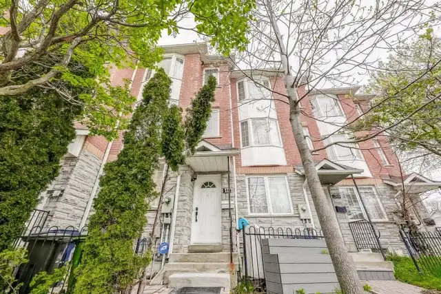 Small Private Room Available on 2nd Floor of Townhouse for Rent