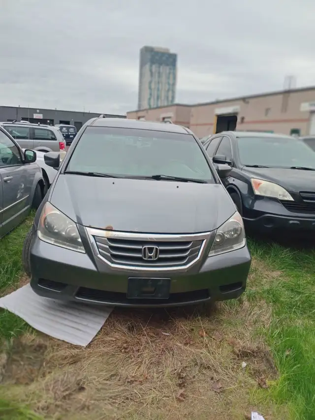 Used Honda Odyssey 2010 Fully Loaded - Photo 2