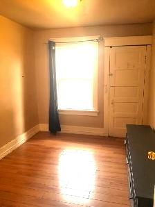 (DOWNTOWN) Private ROOM with Private DECK, Furnished@2-bdrms