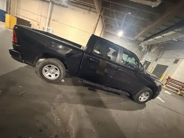 pickup truck transport delivery tool