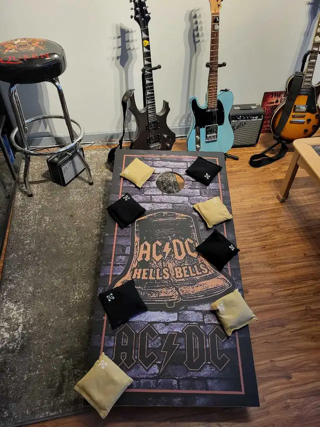 Rockin' cornhole. - Photo 3