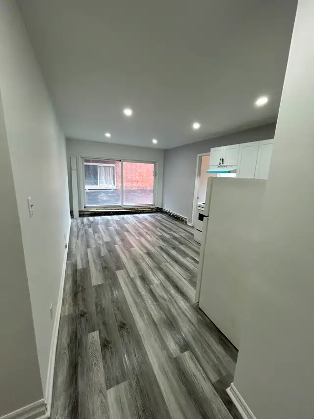 2 1/2 Apt STUDIO Visite entre 11:00 et 3:00 Lundi au Vendredi - Photo 4
