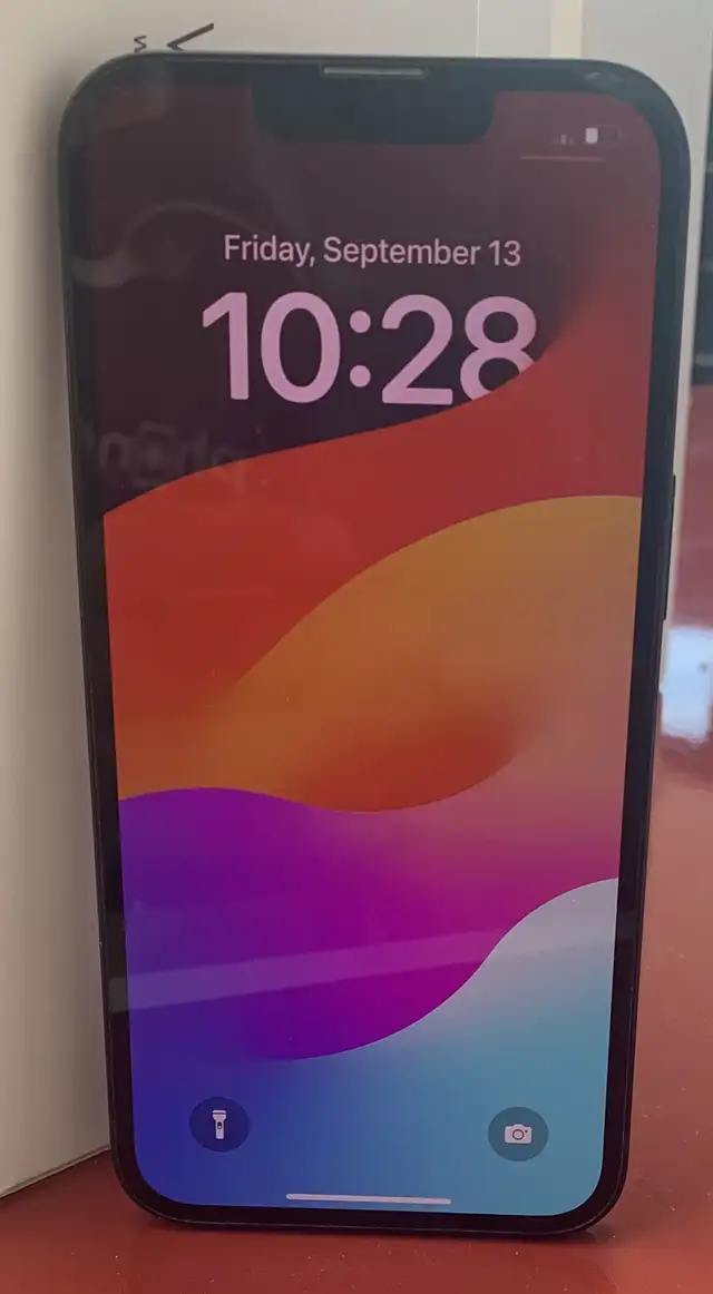 unlocked iphone 13 (128GB)for $449 with 1 year of warranty!!