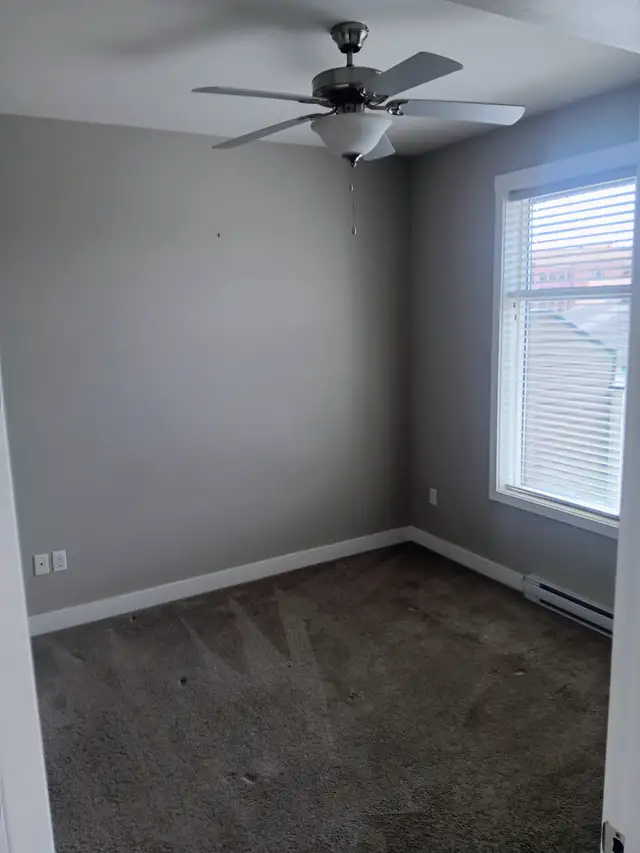 $1395 / One Bedroom / One Bathroom Plus Den - Move-in Ready! - Photo 6