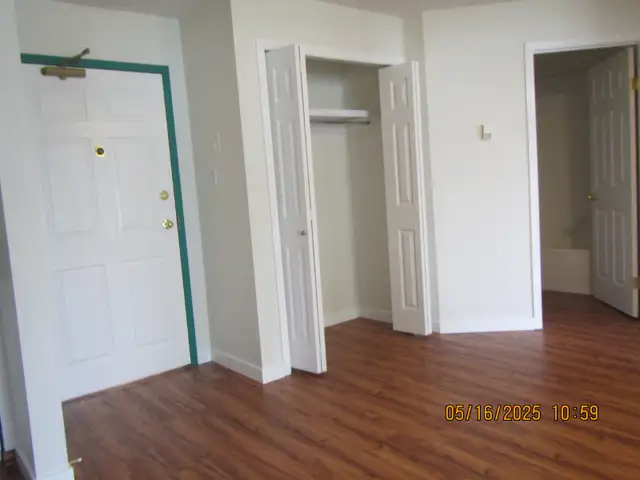 2 Bdrm, 2 Bath , Clean Quiet, Adult Only Apts in West Lethbridge - Photo 5