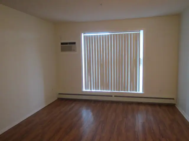 2 Bdrm, 2 Bath , Clean Quiet, Adult Only Apts in West Lethbridge - Photo 6
