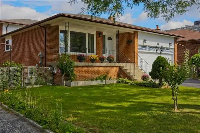 Single room for rent in Sheppard/Victoria Park