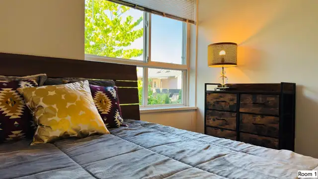 1 Bright Furnished Bdrm for Rent - Photo 2