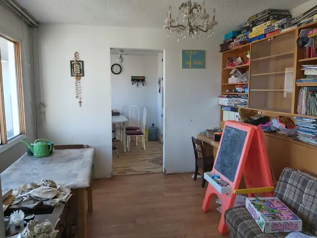 Handyman special! Acerage for quick sale! - Photo 9