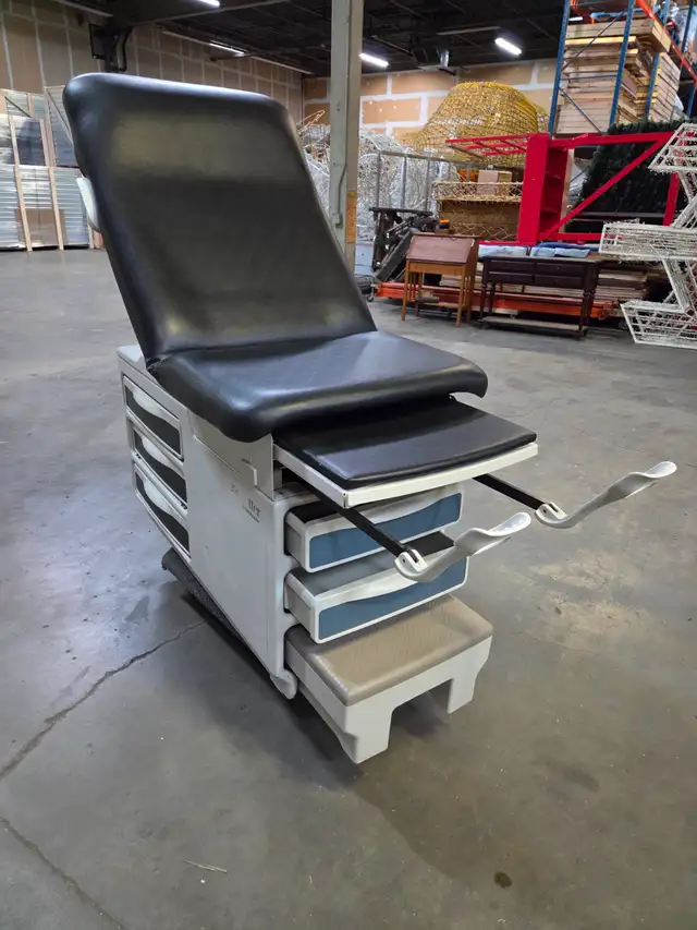 Ritter 204 Exam Table by Midmark