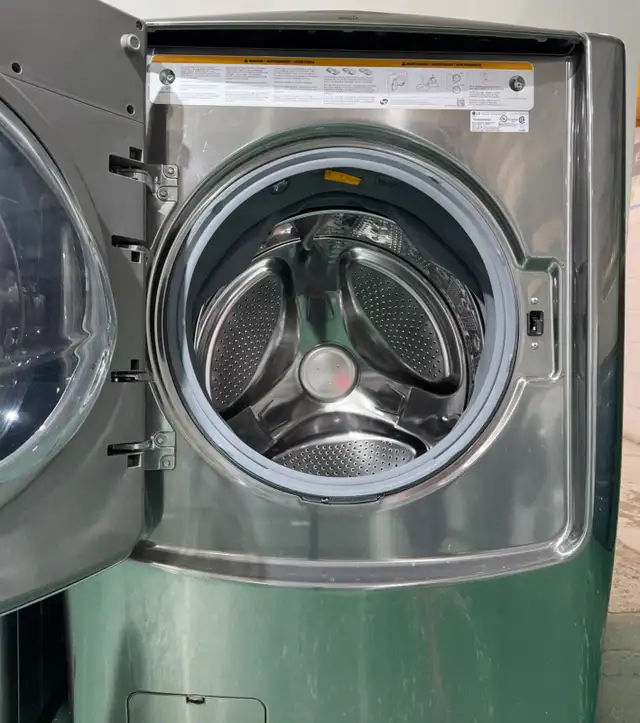 LG Jumbo Washer (W7362) - Photo 3