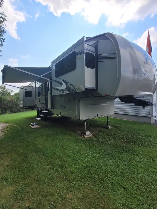 2018 Jayco Eagle 339 FLQS
