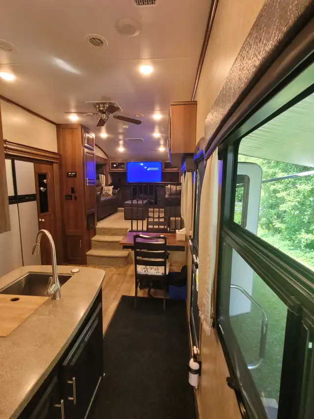 2018 Jayco Eagle 339 FLQS - Photo 3