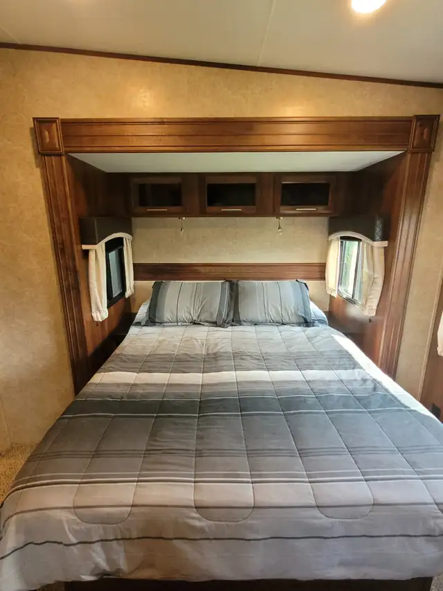 2018 Jayco Eagle 339 FLQS - Photo 8