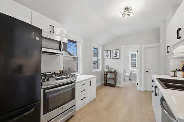4 Bed 2 bath St.Thomas Home for sale - Photo 5