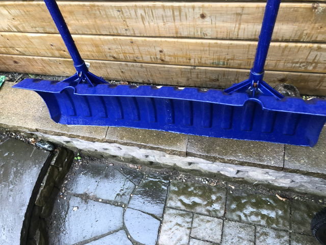 3' foot double handle winter snow shovel. Like New $20 - Photo 2