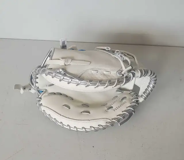34' Easton Ghost NX Catchers Mitt (32013071) - Photo 2