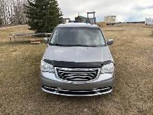 2016 Chrysler Town and Country - Photo 2