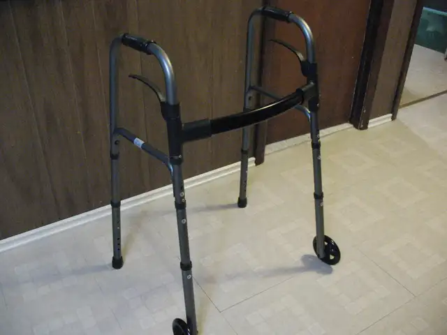 Adjustable Aluminum Walker with 2 Front Wheels, BRAND NEW - Photo 7
