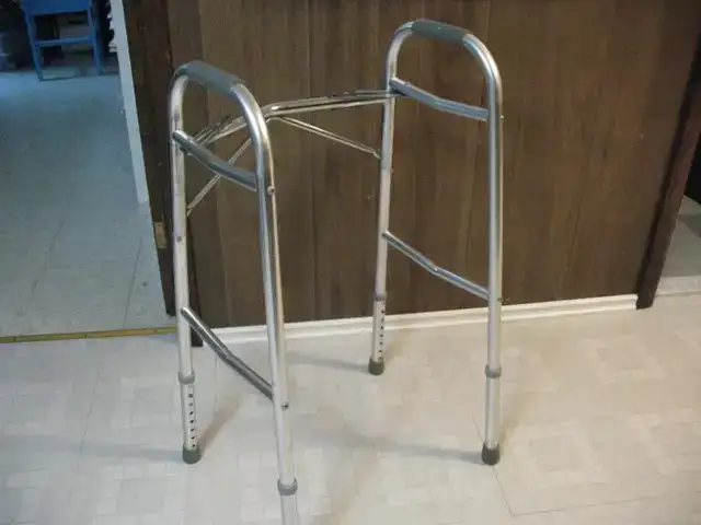 Folding Aluminum Walkers, with Wheels or No Wheels - Photo 4