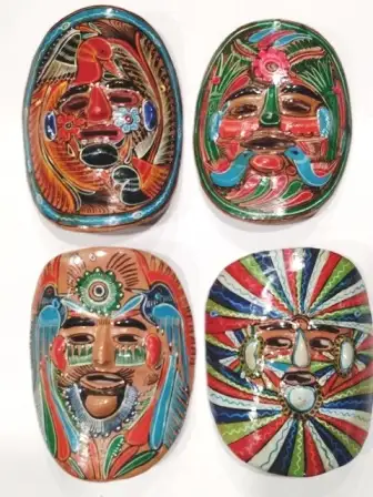 4 MEXICAN POTTERY MASKS / MASQUES EN POTERIE MEXIQUE
