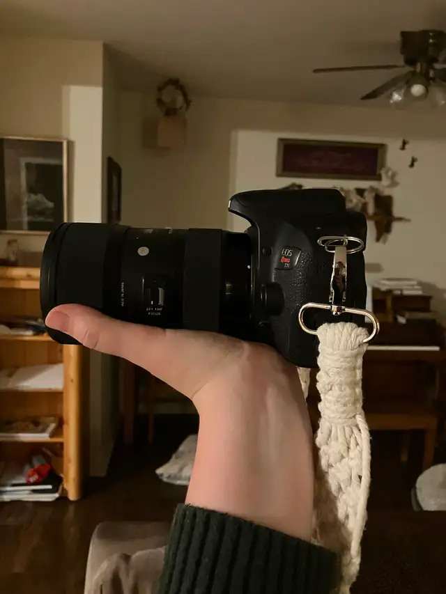 Canon T7i With Kit Lens 18-55mm - Photo 2
