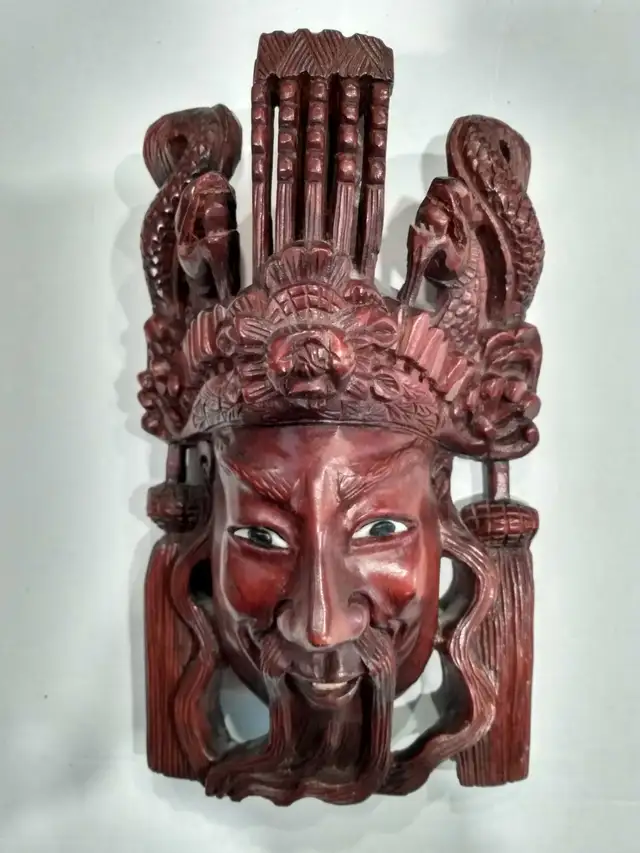 4 MASQUES ORIGINAUX EXOTIQUES