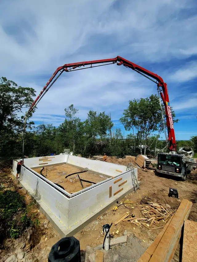 Hiring Framer/ Carpenters/Journeyman - Photo 3