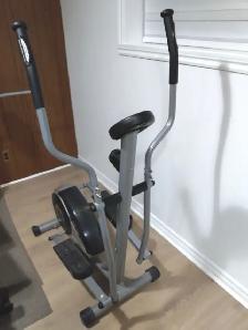 APPAREILLE D'EXERCICE ELLIPTIQUE FREESPIRIT 951