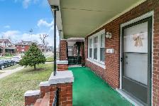 Brick 2StoreyHome with Garage Big6Bed 3Bath 69Shepherd, Windsor. - Photo 2
