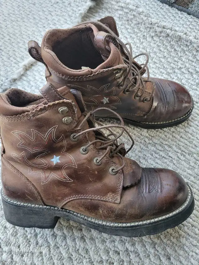 ARIAT WOMEN'S LACE-UP LEATHER BOOTS - Photo 2