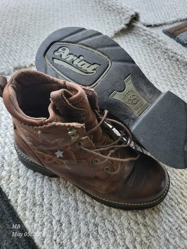 ARIAT WOMEN'S LACE-UP LEATHER BOOTS - Photo 3