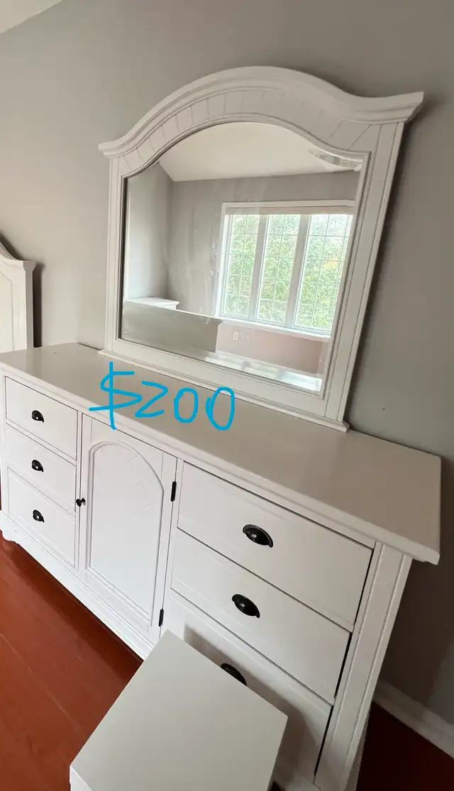 dressing table