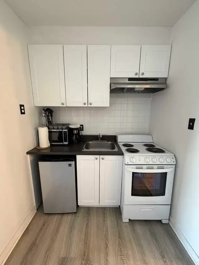 STUDIO MEUBLÉ TOUT INCLUT - Montréal | Plateau - Photo 3