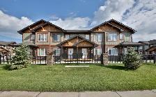 3 Bed, 1.5 Bath Townhouse - South Side, Quiet