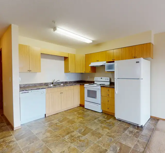 #1534 - 2 Bed/ 1 Bath condo in Royal Oaks Manor Avail. July 1st - Photo 2