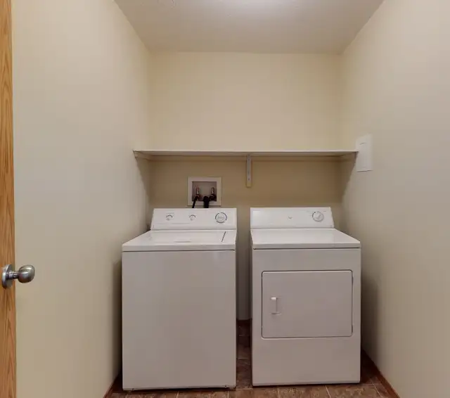 #1534 - 2 Bed/ 1 Bath condo in Royal Oaks Manor Avail. July 1st - Photo 13