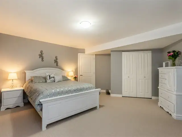 Spacious 1 Bed / 1 Bath Basement Suite - Photo 5