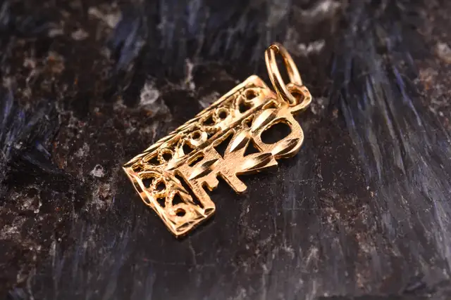 10K LOVE PENDANT - Photo 3