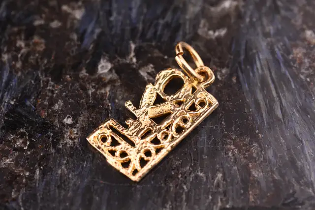 10K LOVE PENDANT - Photo 4