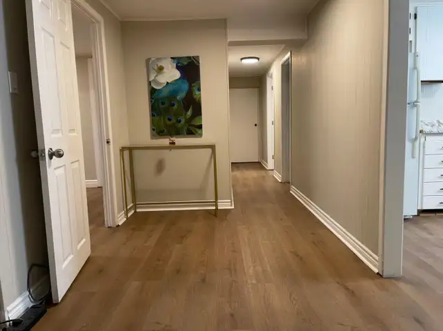 Private room for rent near Oshawa center & Trent University - Photo 2