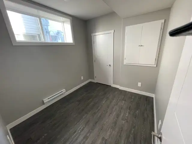 Bright  2 Bedroom, 1 Bath Lower Level in Aspen Ridge - Photo 5