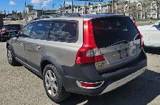 This Sport Utility Vehicle (SUV)/Multi-Purpose Vehicle (MPV) pow - Photo 2