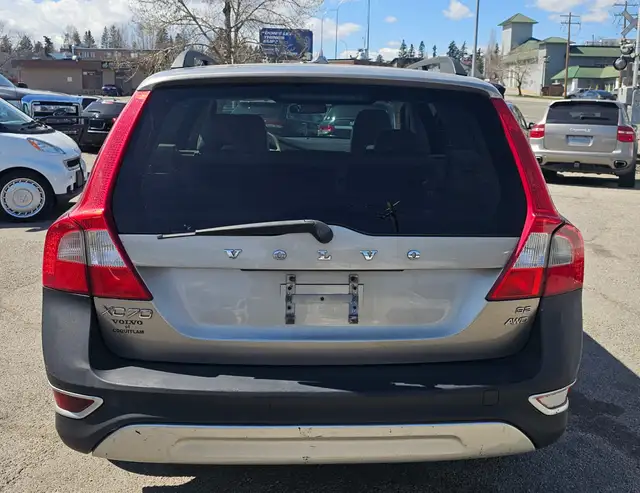 This Sport Utility Vehicle (SUV)/Multi-Purpose Vehicle (MPV) pow - Photo 5