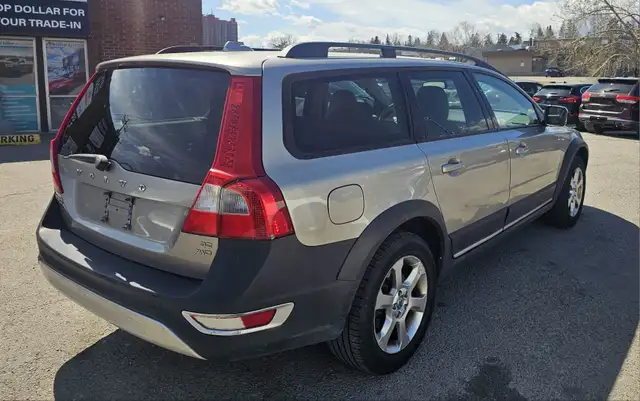 This Sport Utility Vehicle (SUV)/Multi-Purpose Vehicle (MPV) pow - Photo 7