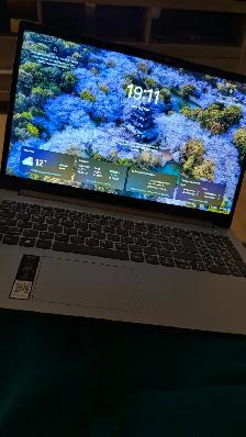 Lenovo ideapad i1 7
