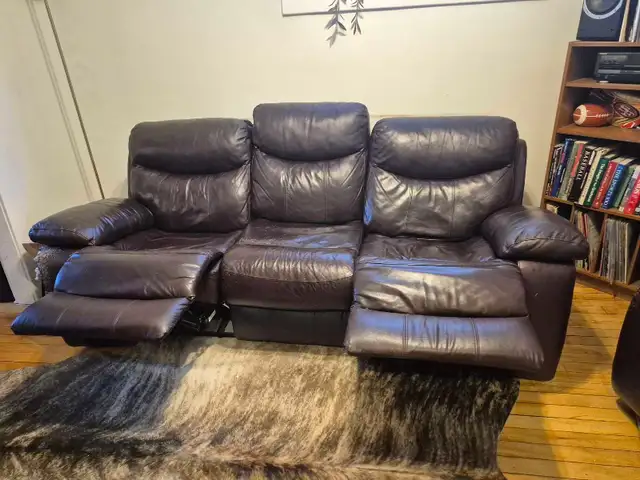 ! FREE, WELL-MADE, LEATHER RECLINING COUCH ! - Photo 5