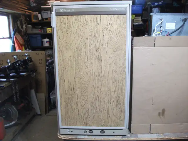 PROPANE ELECTRIC FRIDGE